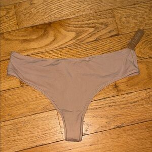NWT SKIMS Thong size 4x